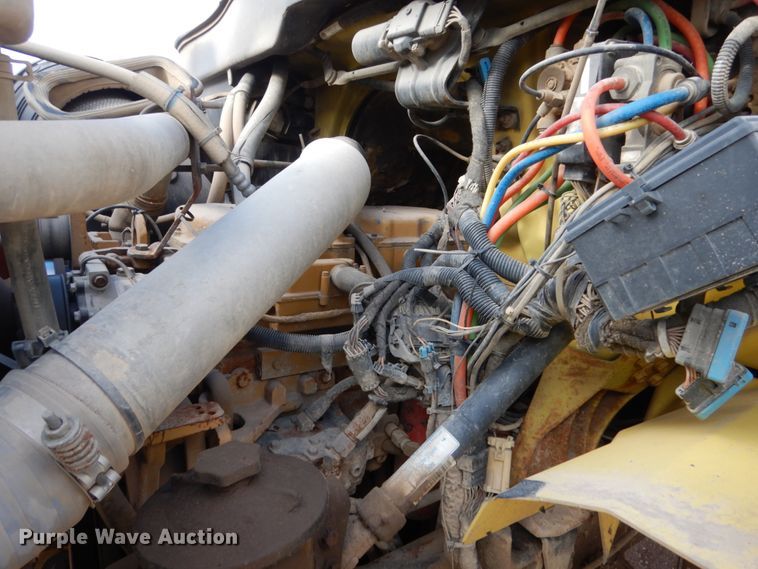 image for item EC9160 2004 International 7600 dump truck