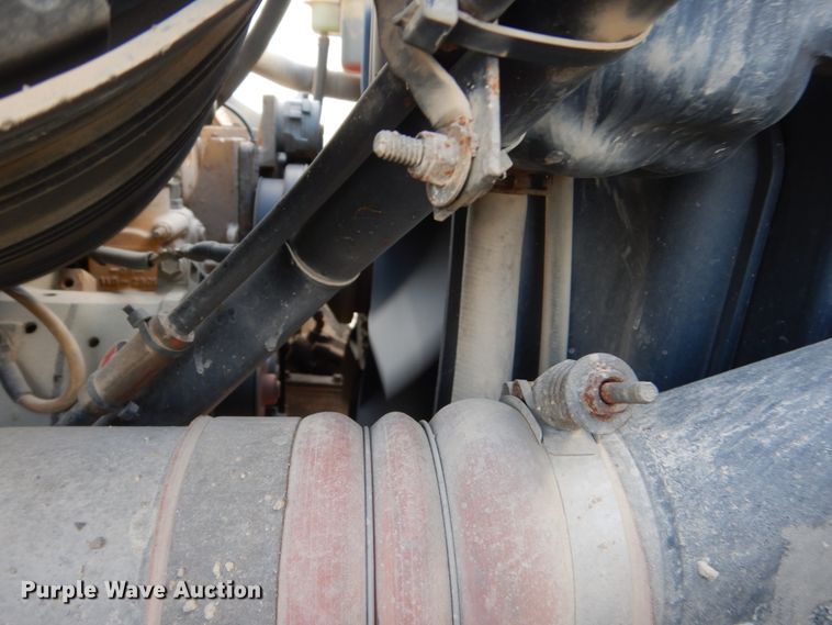 image for item EC9160 2004 International 7600 dump truck