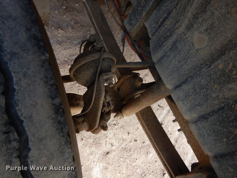 image for item EC9160 2004 International 7600 dump truck