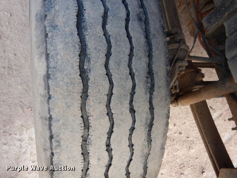 image for item EC9160 2004 International 7600 dump truck