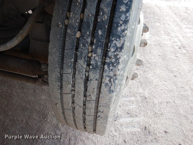 image for item EC9160 2004 International 7600 dump truck