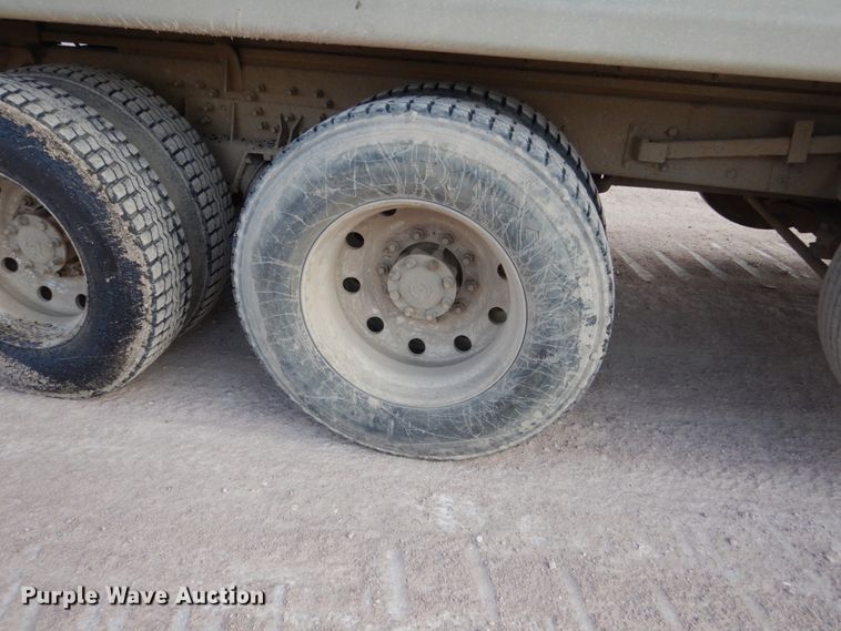 image for item EC9160 2004 International 7600 dump truck