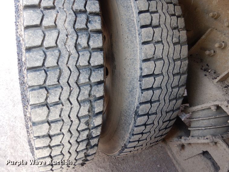 image for item EC9160 2004 International 7600 dump truck