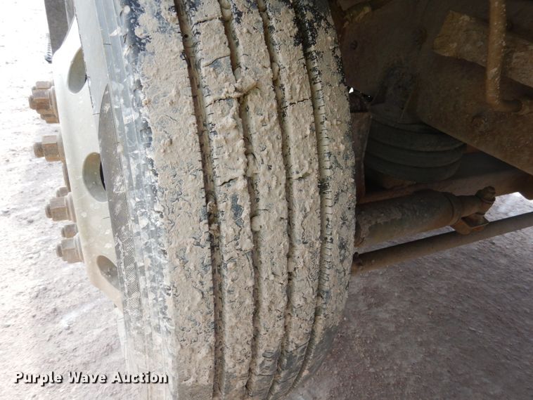 image for item EC9160 2004 International 7600 dump truck