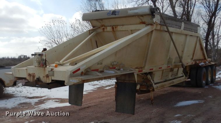 image for item EC9162 1999 Red River bottom dump trailer