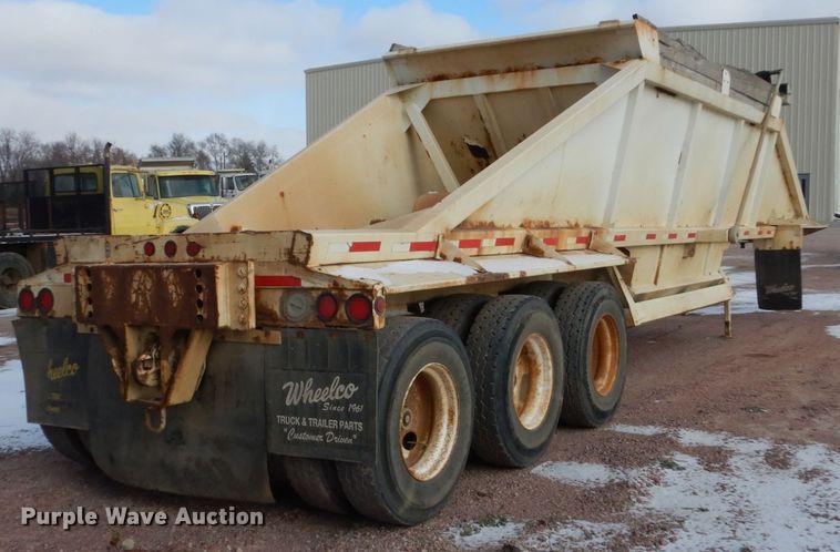 image for item EC9162 1999 Red River bottom dump trailer