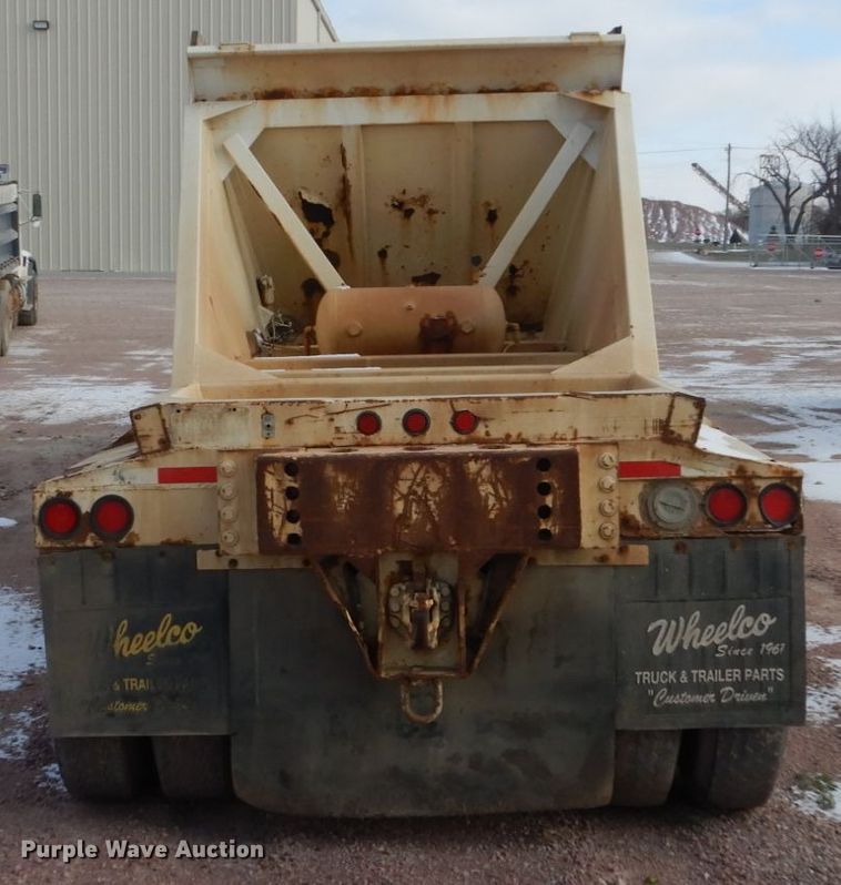 image for item EC9162 1999 Red River bottom dump trailer