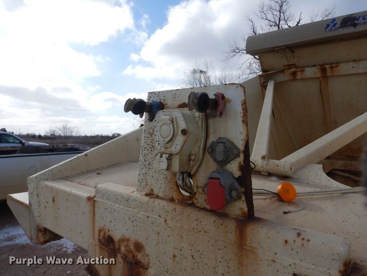 image for item EC9162 1999 Red River bottom dump trailer