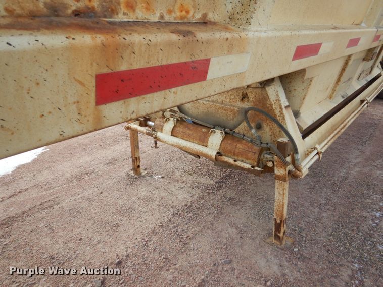 image for item EC9162 1999 Red River bottom dump trailer