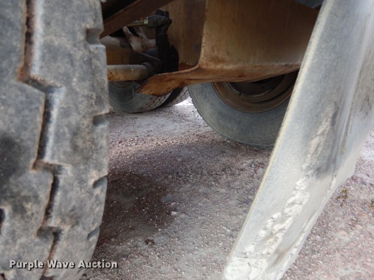 image for item EC9162 1999 Red River bottom dump trailer