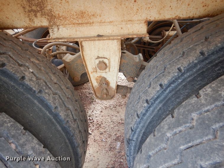 image for item EC9162 1999 Red River bottom dump trailer