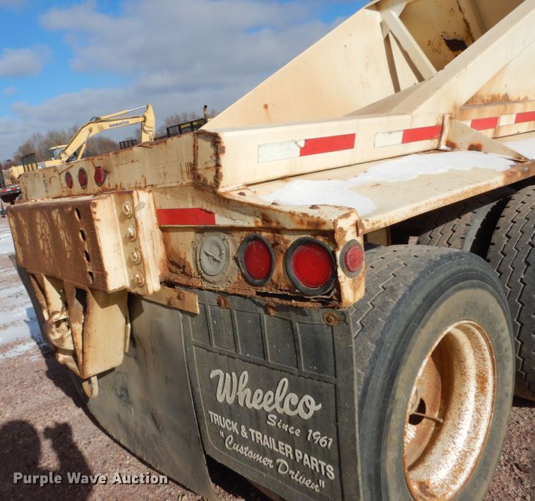 image for item EC9162 1999 Red River bottom dump trailer