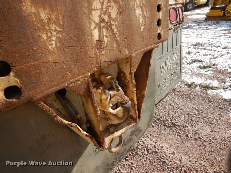 image for item EC9162 1999 Red River bottom dump trailer