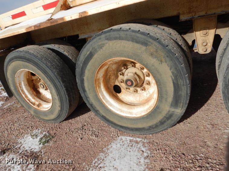 image for item EC9162 1999 Red River bottom dump trailer