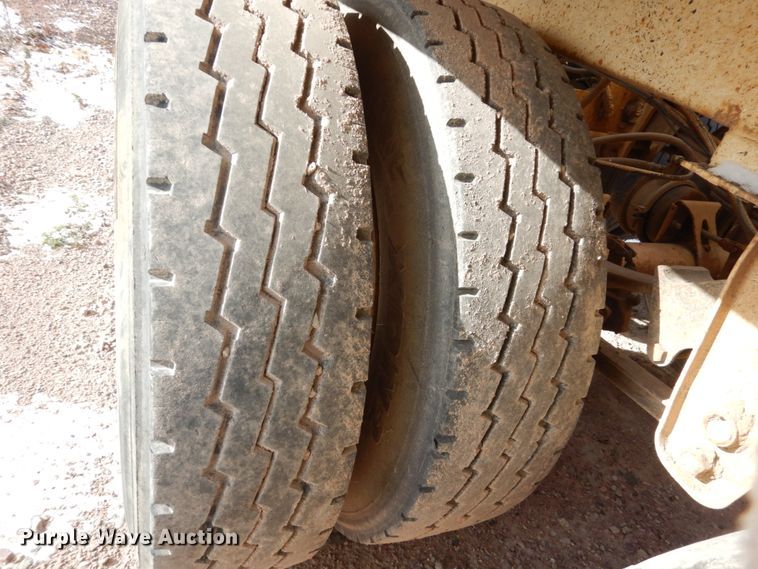 image for item EC9162 1999 Red River bottom dump trailer