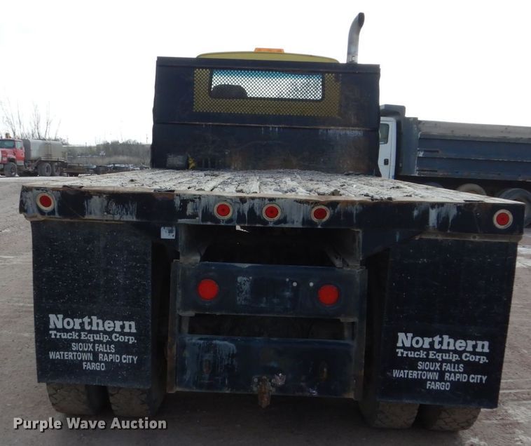 image for item EC9164 1979 Ford 9000 flatbed truck