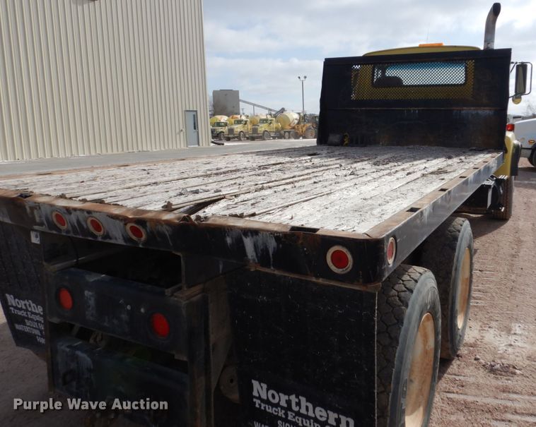 image for item EC9164 1979 Ford 9000 flatbed truck