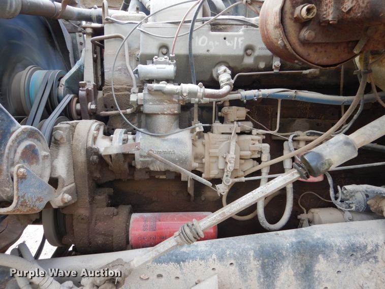 image for item EC9164 1979 Ford 9000 flatbed truck