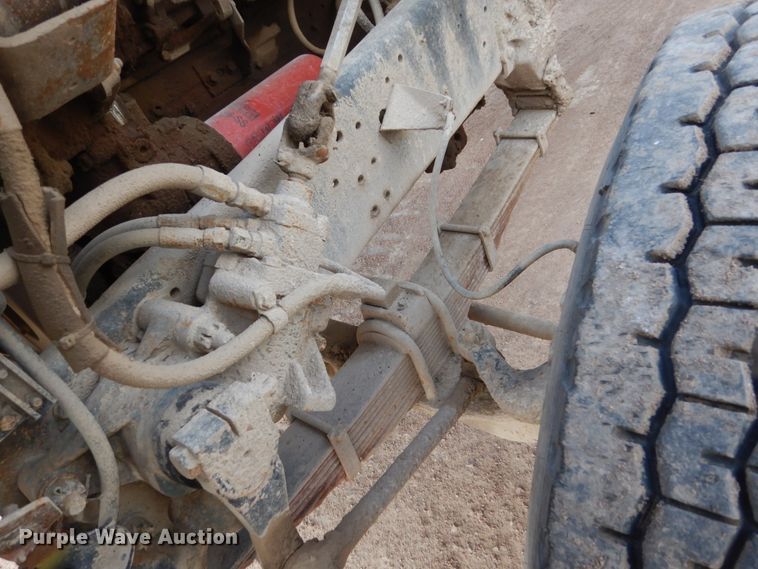 image for item EC9164 1979 Ford 9000 flatbed truck