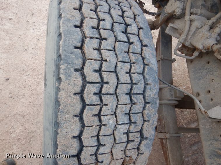 image for item EC9164 1979 Ford 9000 flatbed truck