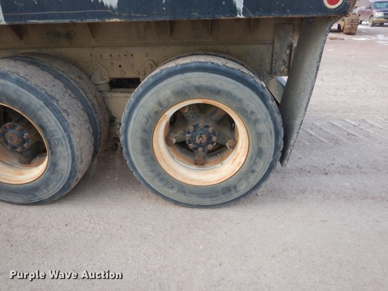 image for item EC9164 1979 Ford 9000 flatbed truck