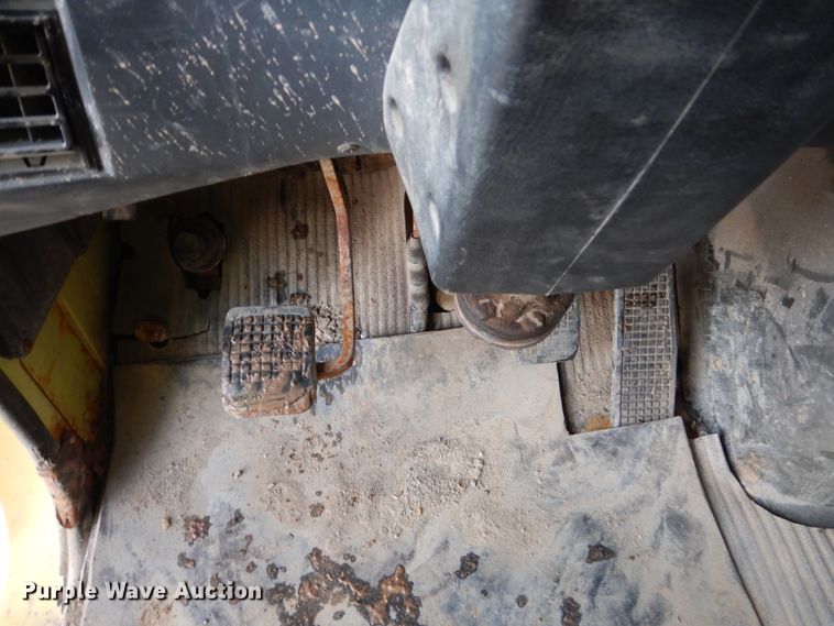 image for item EC9167 1991 Ford LT9000 dump truck