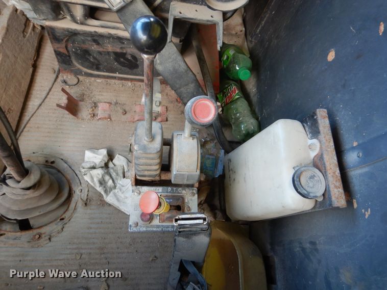 image for item EC9167 1991 Ford LT9000 dump truck