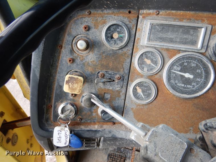 image for item EC9167 1991 Ford LT9000 dump truck