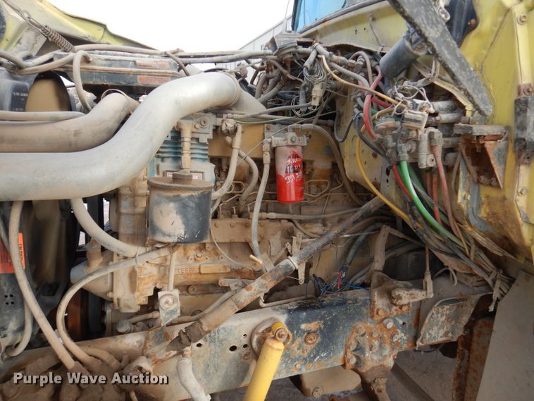 image for item EC9167 1991 Ford LT9000 dump truck