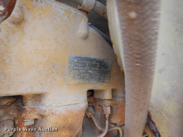 image for item EC9167 1991 Ford LT9000 dump truck