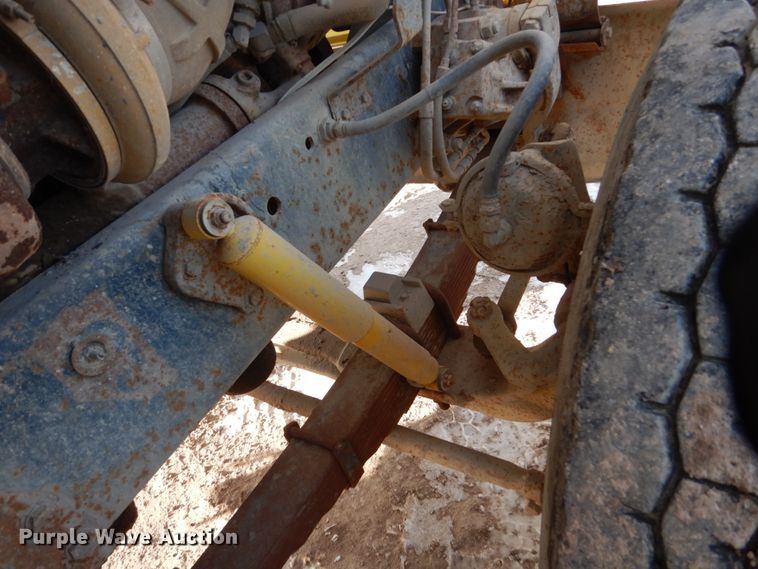 image for item EC9167 1991 Ford LT9000 dump truck