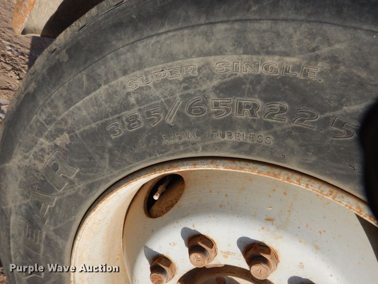 image for item EC9167 1991 Ford LT9000 dump truck