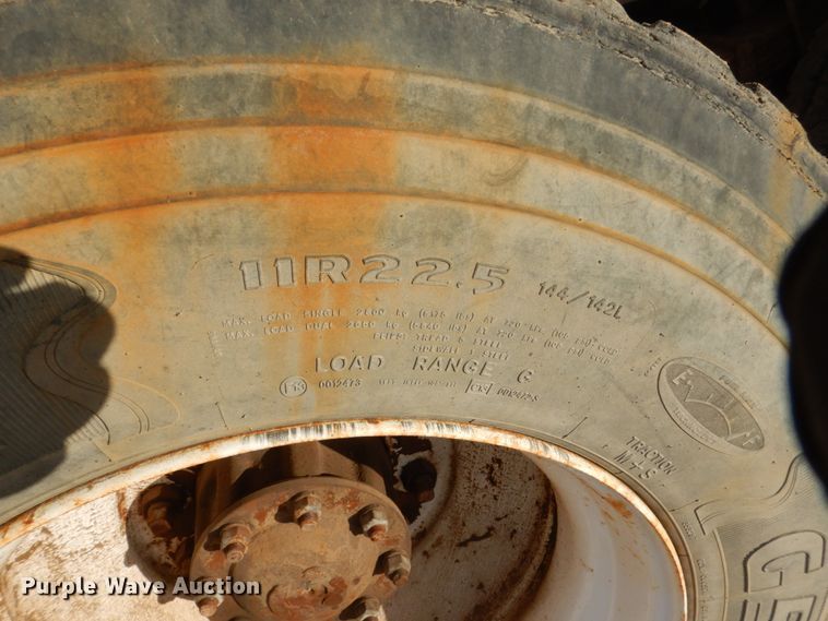 image for item EC9167 1991 Ford LT9000 dump truck