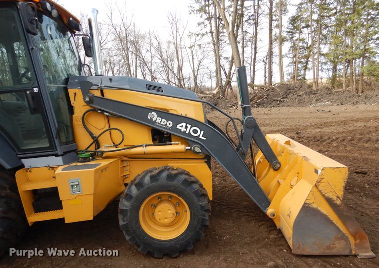 image for item EC9173 2015 John Deere 410L backhoe