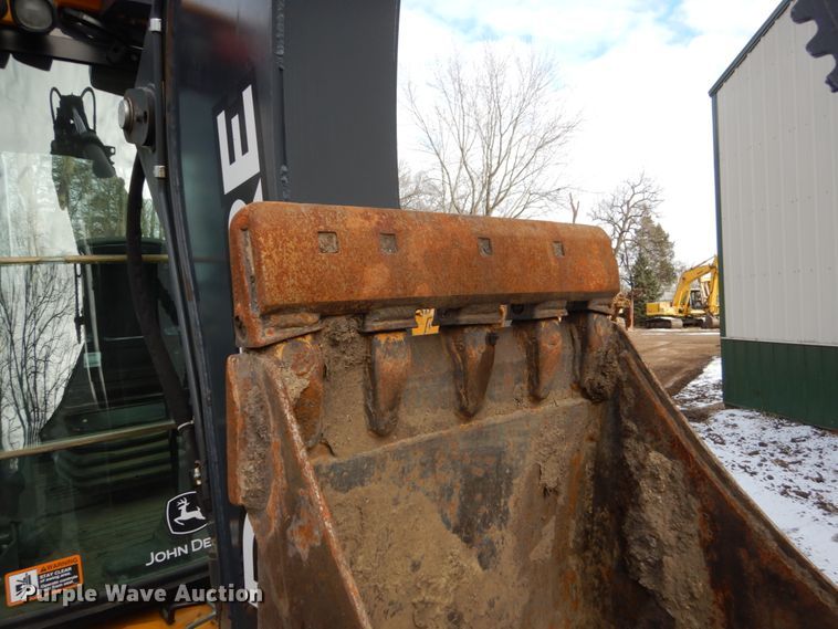 image for item EC9173 2015 John Deere 410L backhoe