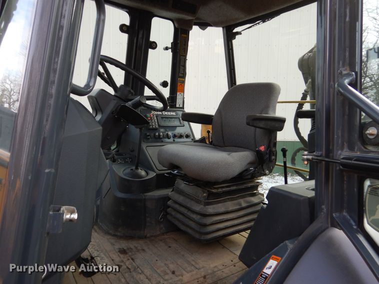 image for item EC9173 2015 John Deere 410L backhoe