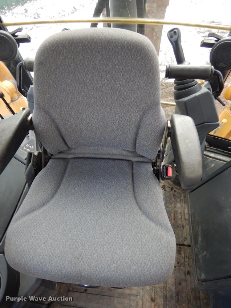 image for item EC9173 2015 John Deere 410L backhoe