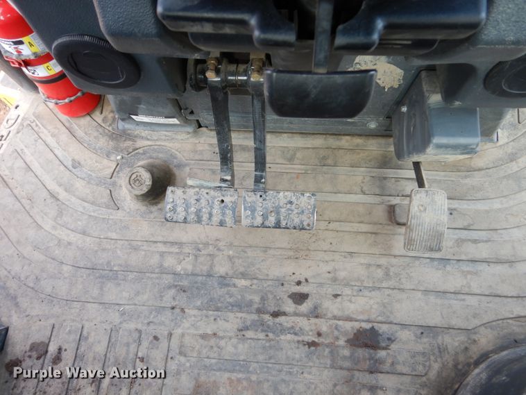 image for item EC9173 2015 John Deere 410L backhoe