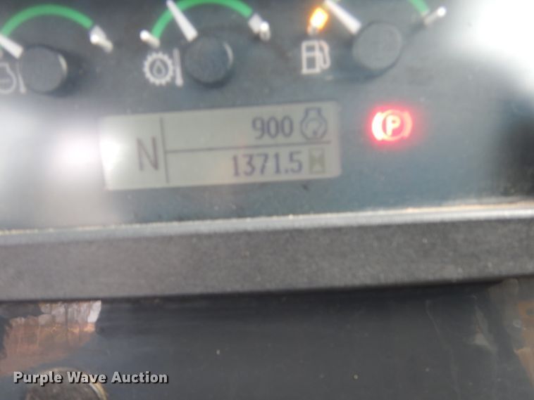 image for item EC9173 2015 John Deere 410L backhoe