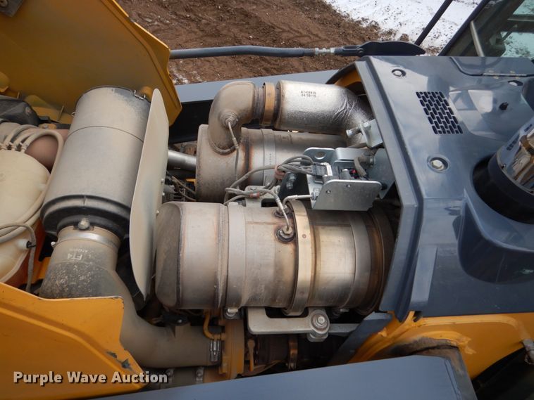 image for item EC9173 2015 John Deere 410L backhoe