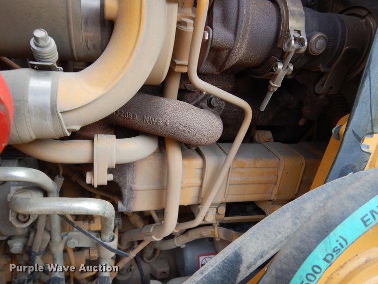 image for item EC9173 2015 John Deere 410L backhoe