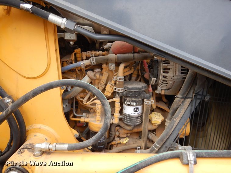 image for item EC9173 2015 John Deere 410L backhoe