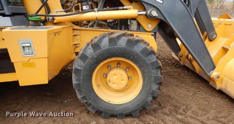 image for item EC9173 2015 John Deere 410L backhoe