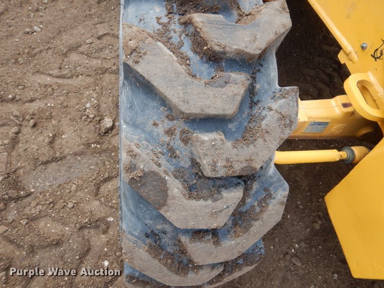 image for item EC9173 2015 John Deere 410L backhoe