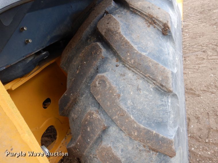 image for item EC9173 2015 John Deere 410L backhoe