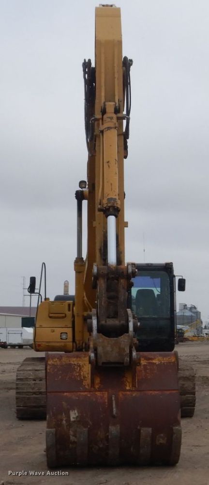 image for item EC9235 2005 Caterpillar 330C L excavator