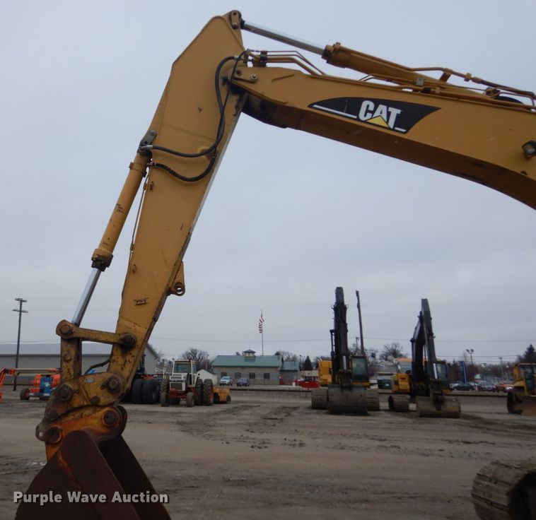 image for item EC9235 2005 Caterpillar 330C L excavator