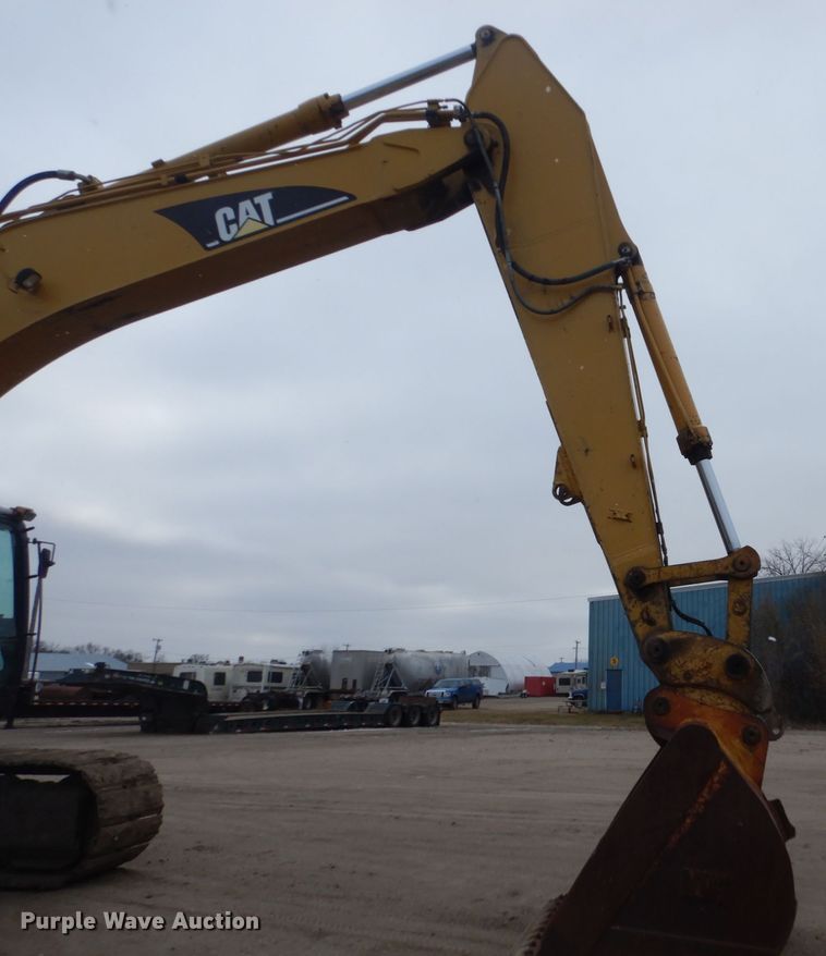 image for item EC9235 2005 Caterpillar 330C L excavator