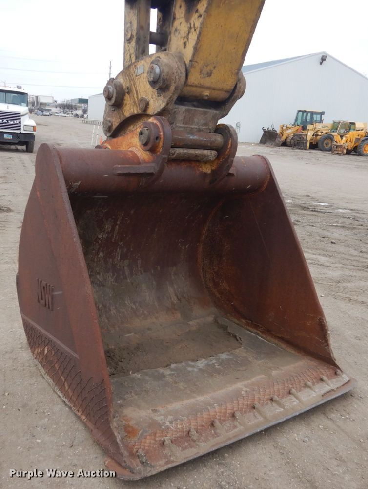 image for item EC9235 2005 Caterpillar 330C L excavator