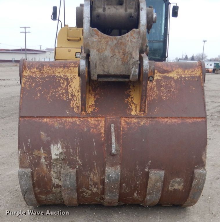 image for item EC9235 2005 Caterpillar 330C L excavator